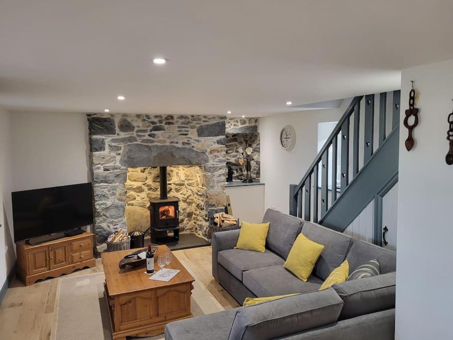 Villa Amazing Coastal & Sunset Views In Eryri Llanllyfni Exterior foto