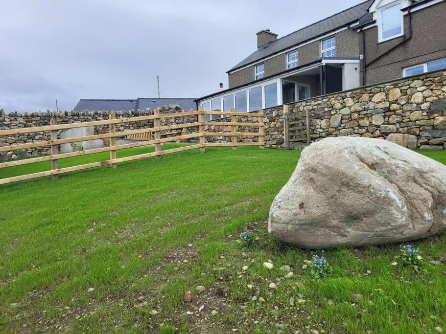 Villa Amazing Coastal & Sunset Views In Eryri Llanllyfni Exterior foto