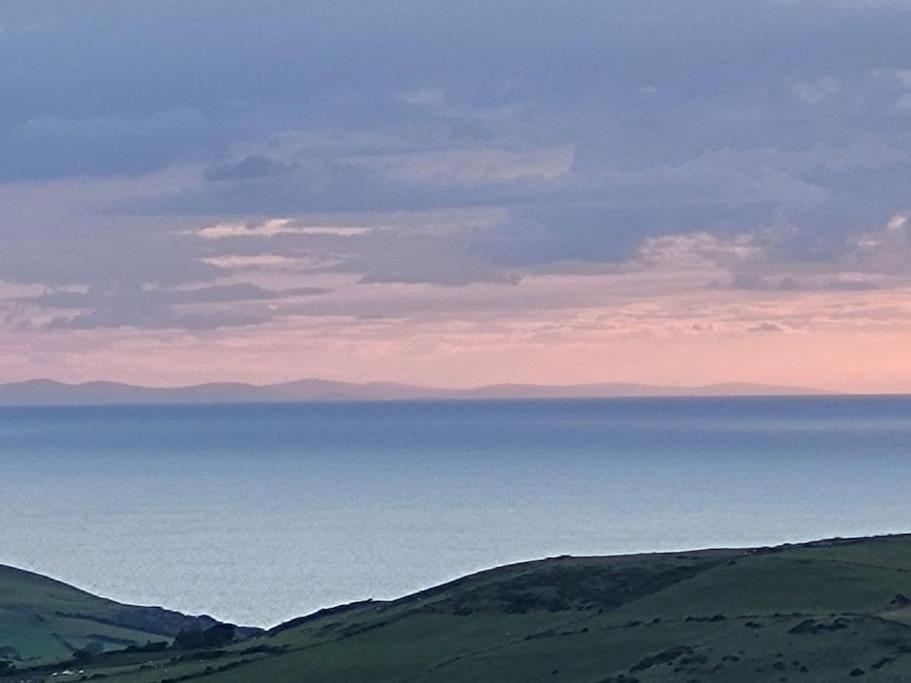 Villa Amazing Coastal & Sunset Views In Eryri Llanllyfni Exterior foto