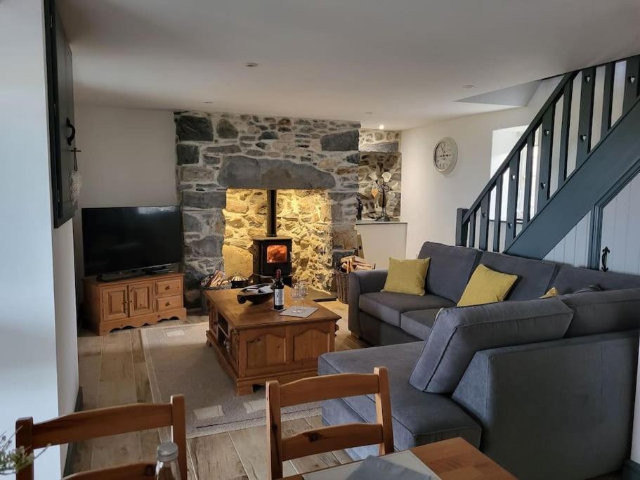 Villa Amazing Coastal & Sunset Views In Eryri Llanllyfni Exterior foto